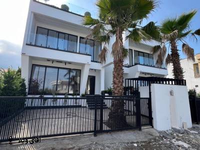 خرید ویلا 200 متری 4 خواب در نوشهر