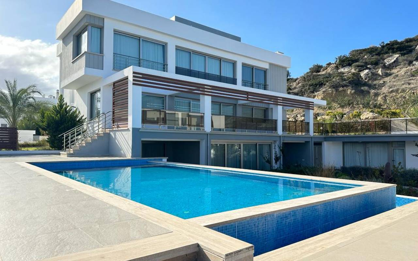 نکات طلایی برای خرید ویلا لوکس در قبرس؛ از انتخاب منطقه تا قرارداد نکات طلایی برای خرید ویلا لوکس در قبرس؛ از انتخاب منطقه تا قرارداد